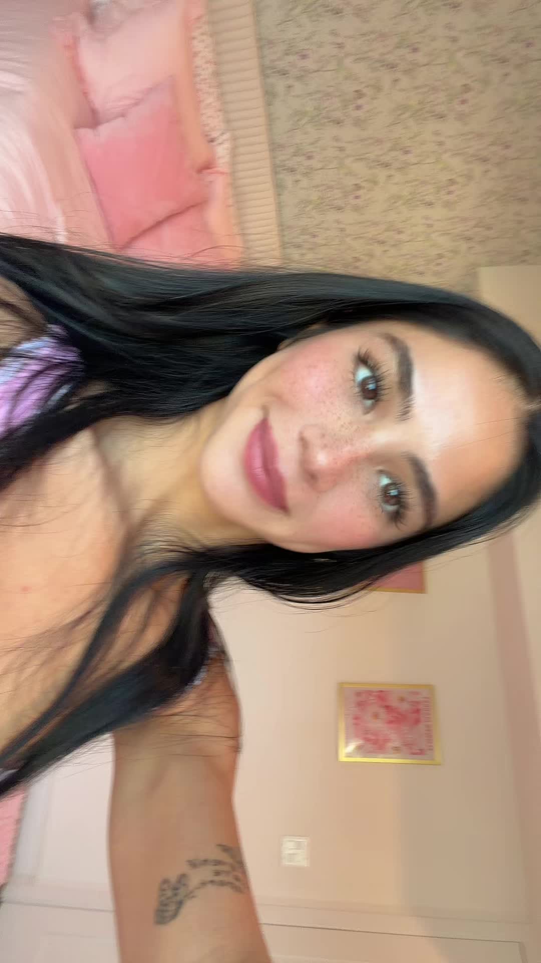 @E M I L Y 🤍