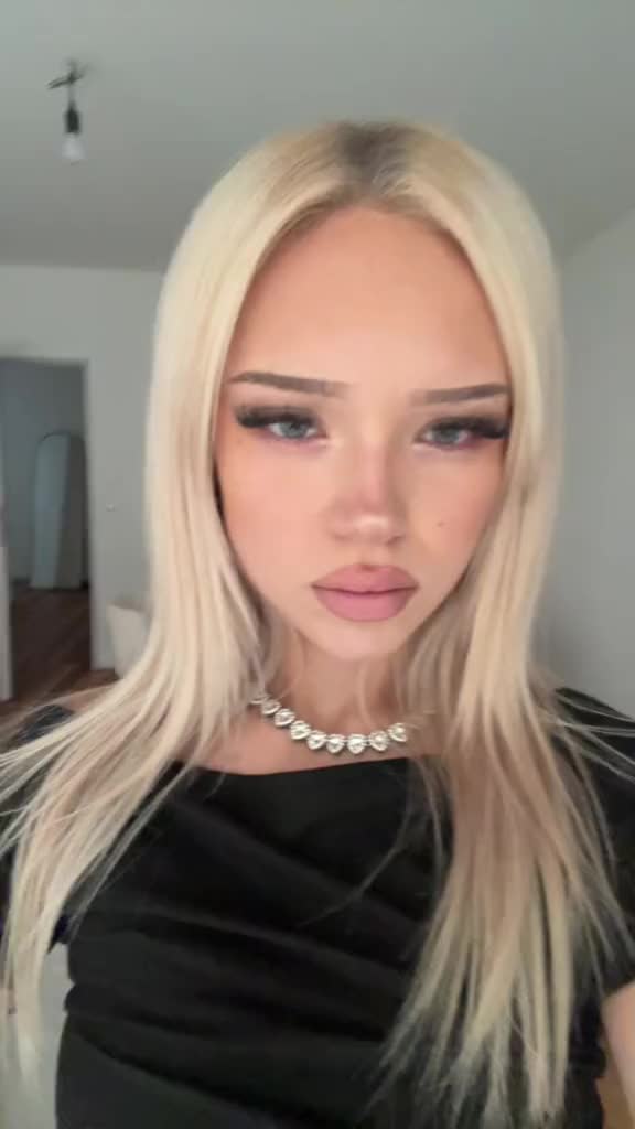@аня