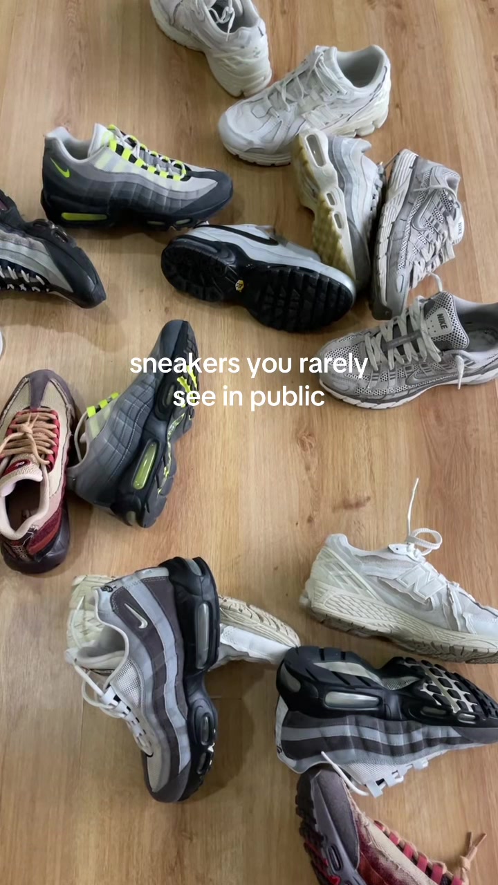 @atom👟