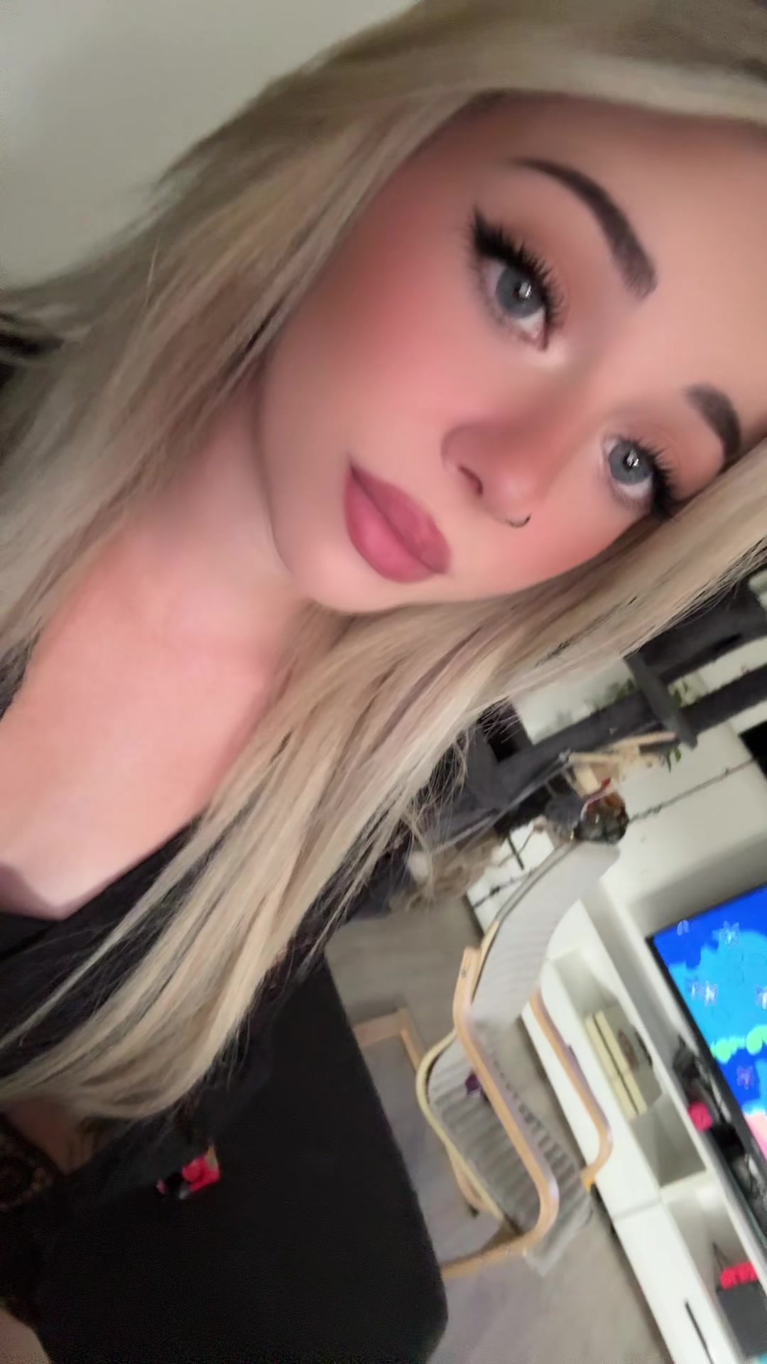 @𝒊𝒕'𝒔.𝒎𝒆.𝑳𝒆𝒏𝒂🍯