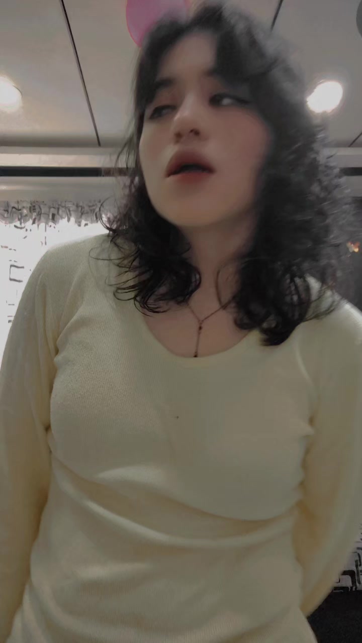 @Liiz.U