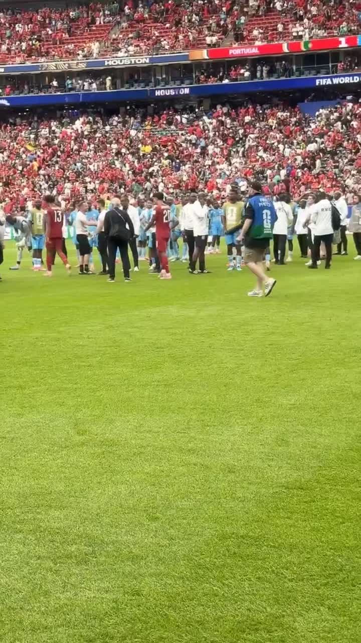 @🇨🇩🇿🇦🇻🇳🇫🇷🇨🇦