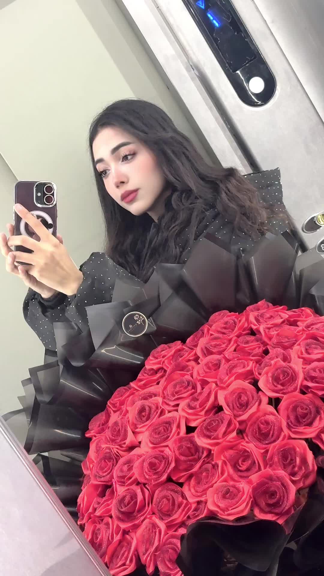 @Melikafarahani
