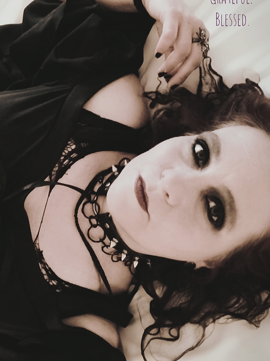 @KitiaraNocturnalwitch