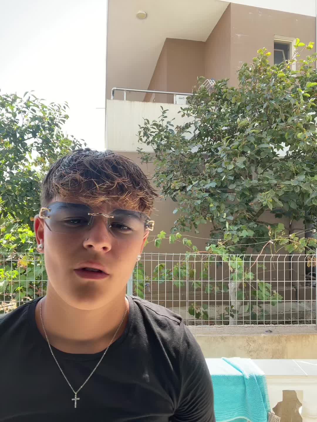 @T E U Z Z A 🕷️