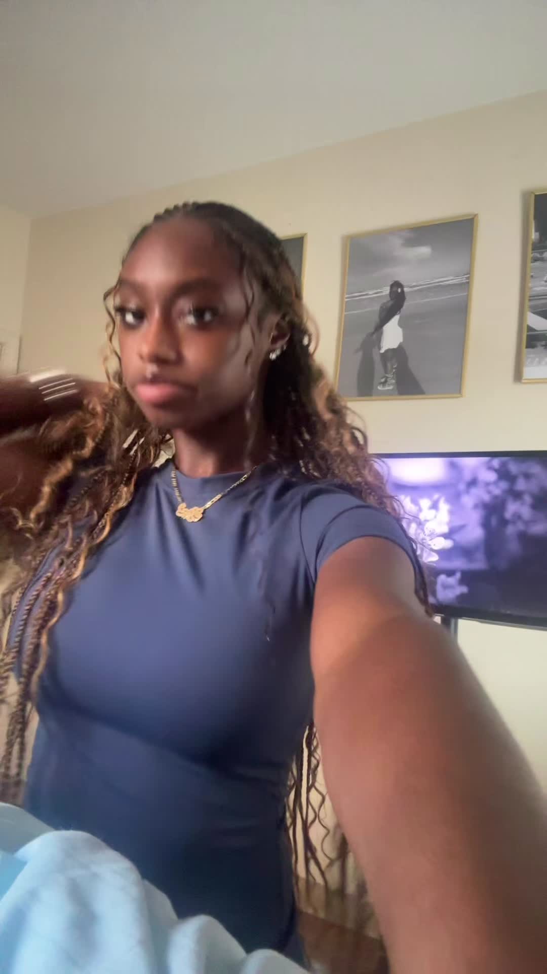 @prettylittlelibra