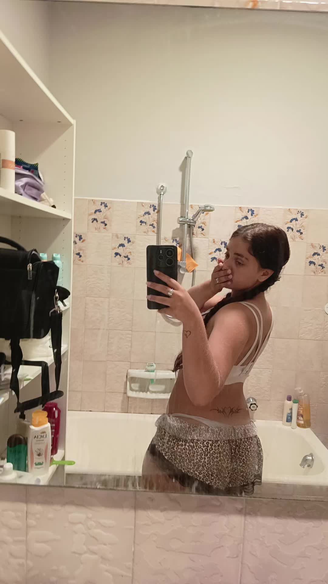 @j🌙