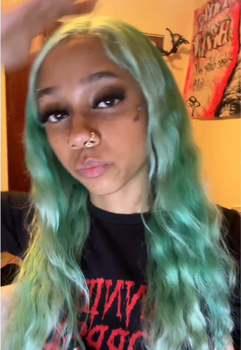 @tiashairboutique