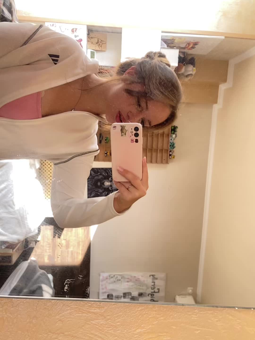 @🫦