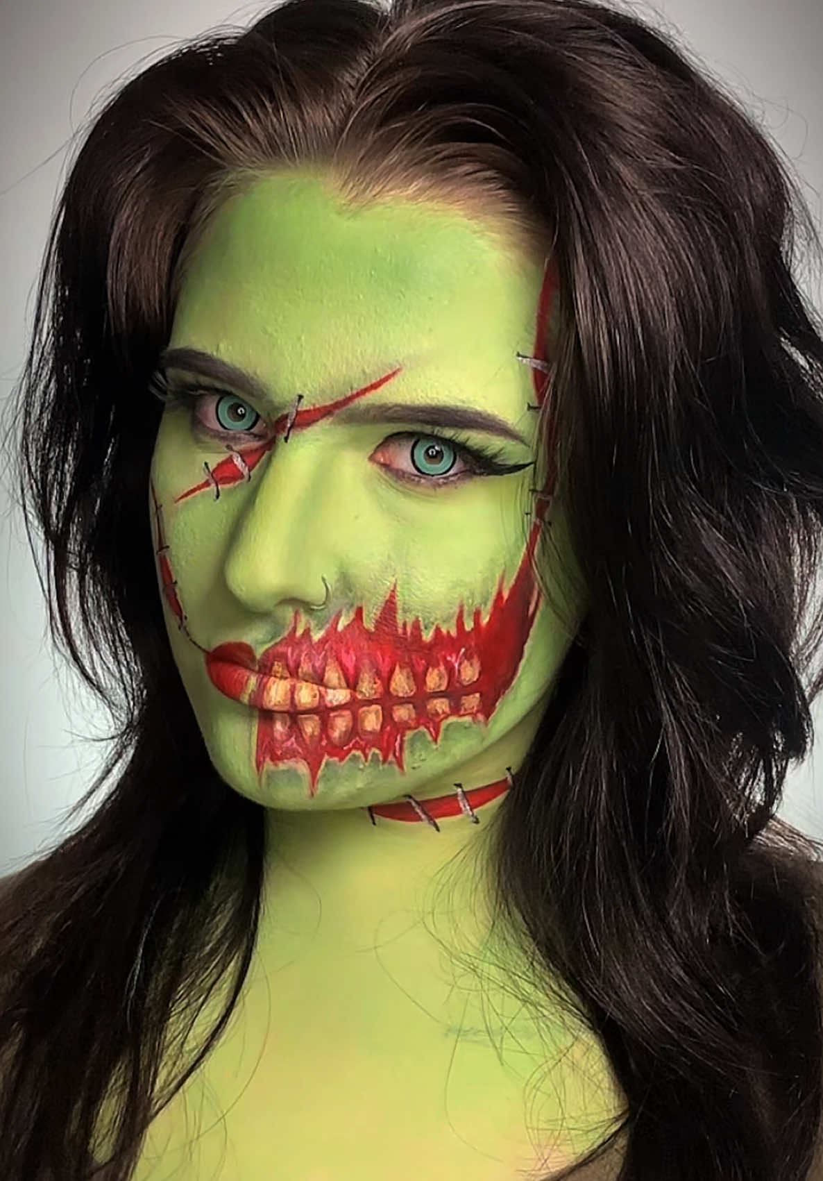 @Makeupby_ESC