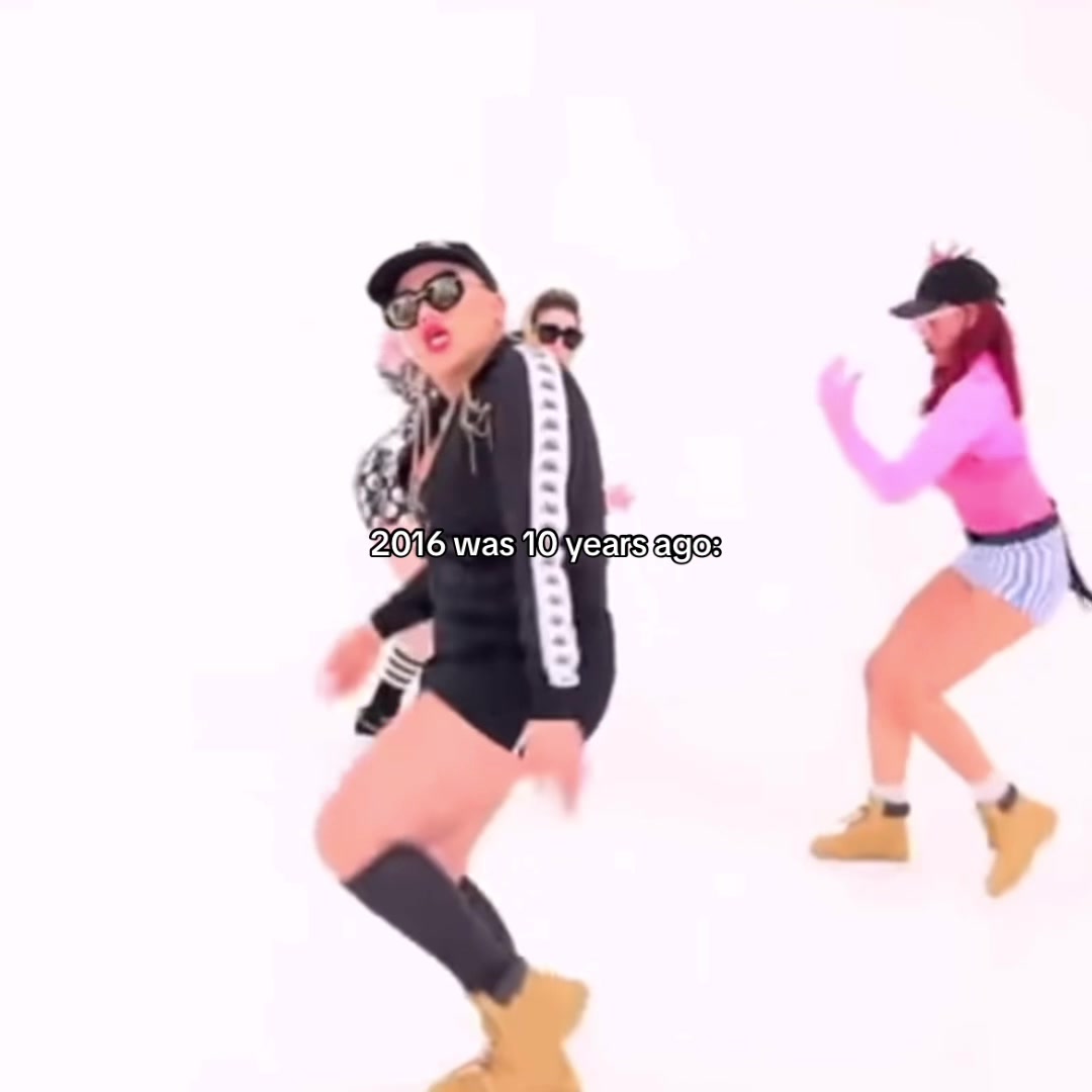 @⃟