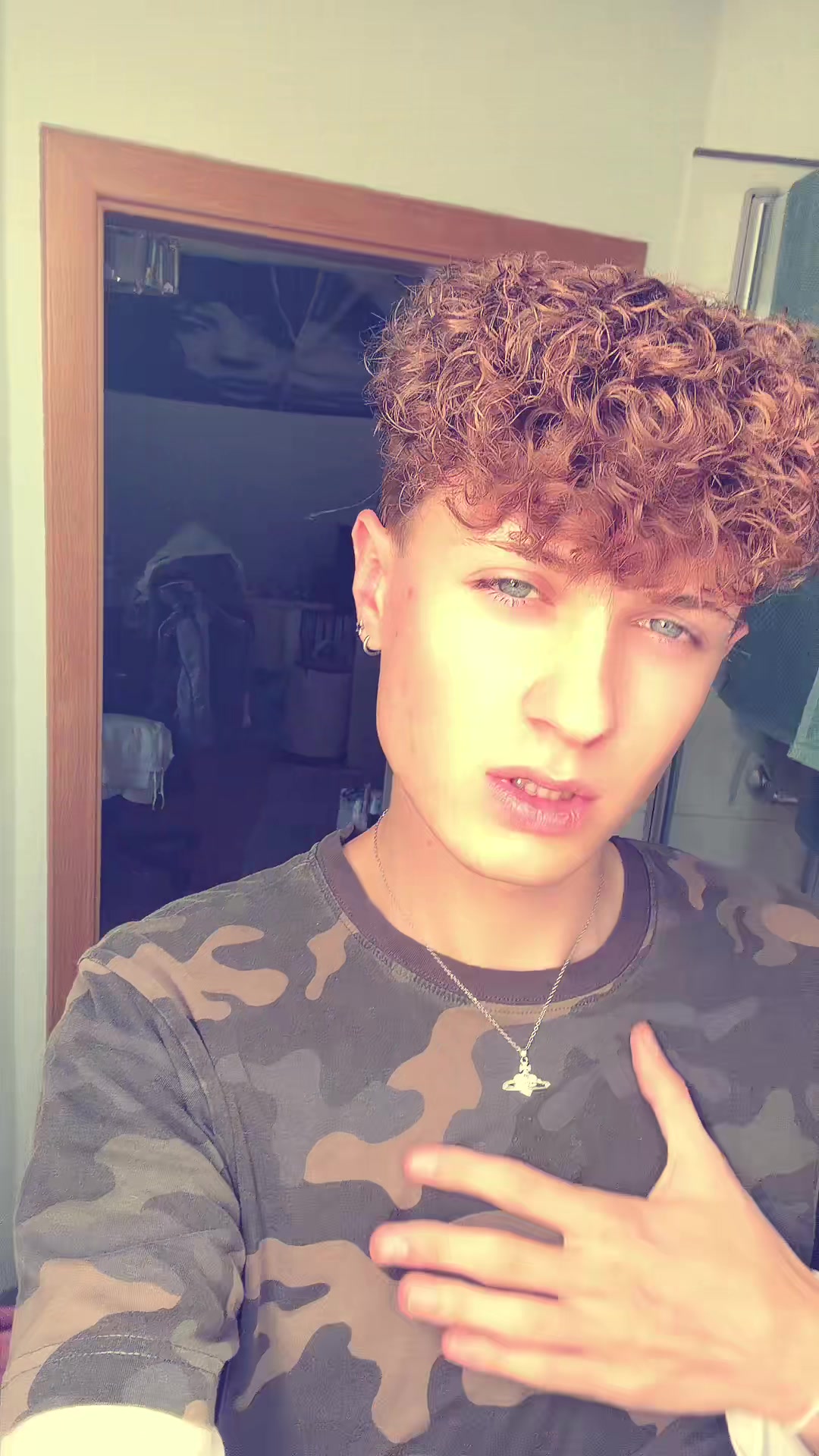 @julian⋆¥⭒¡˚。٠࣪⭑