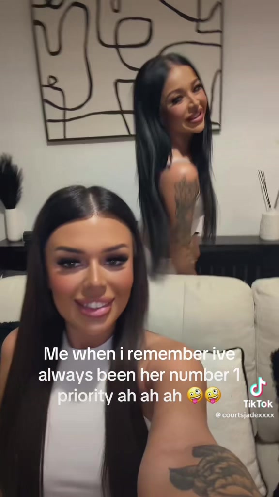 @Samantha Webb🖤