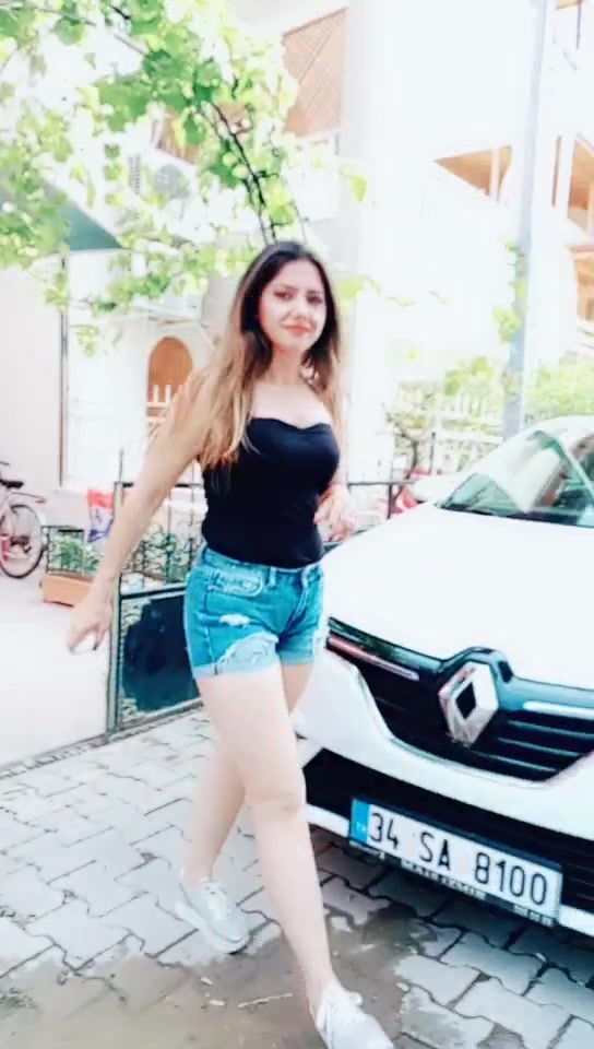 @Hülya Duzovali