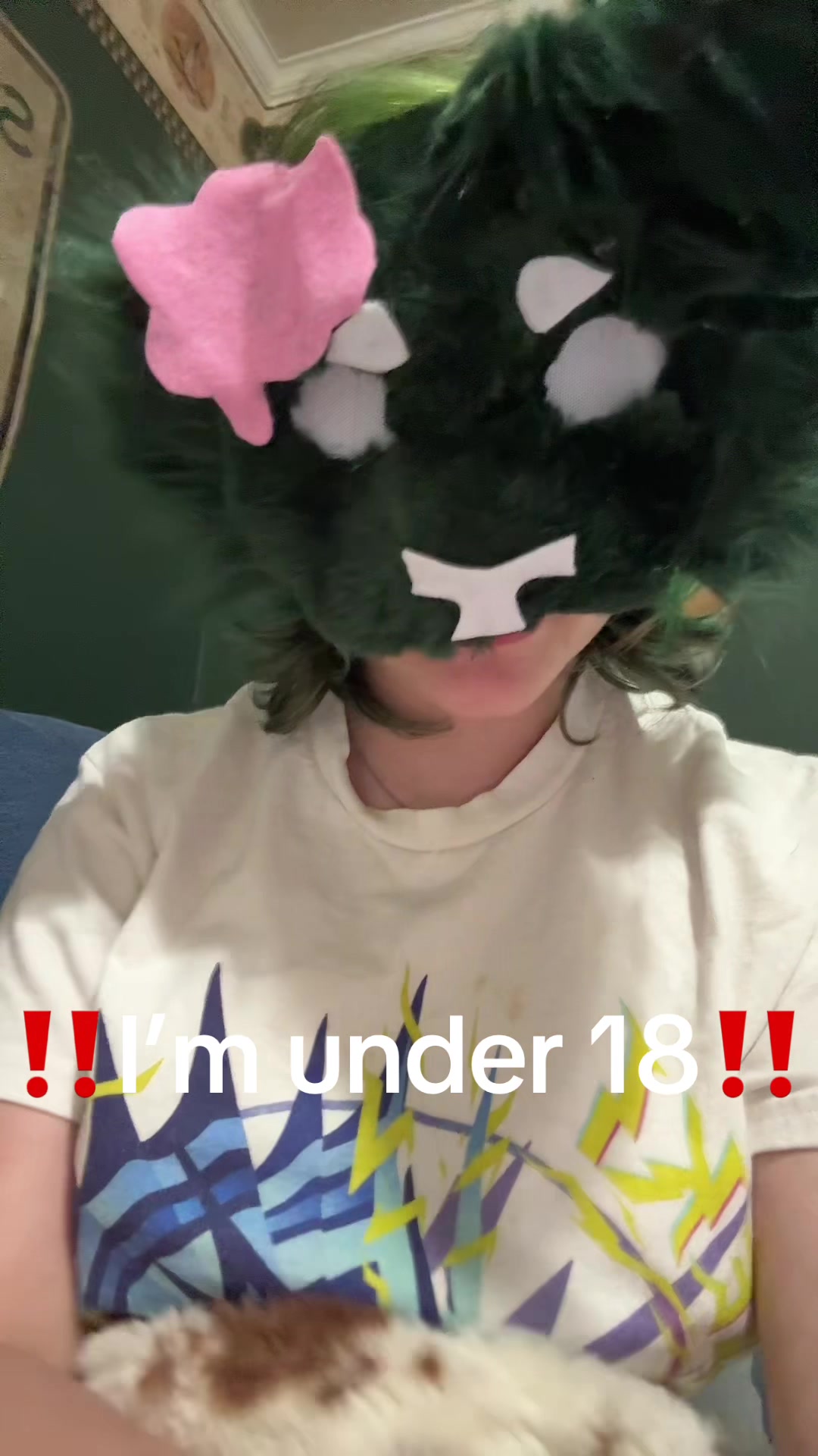 @theyluvronan_