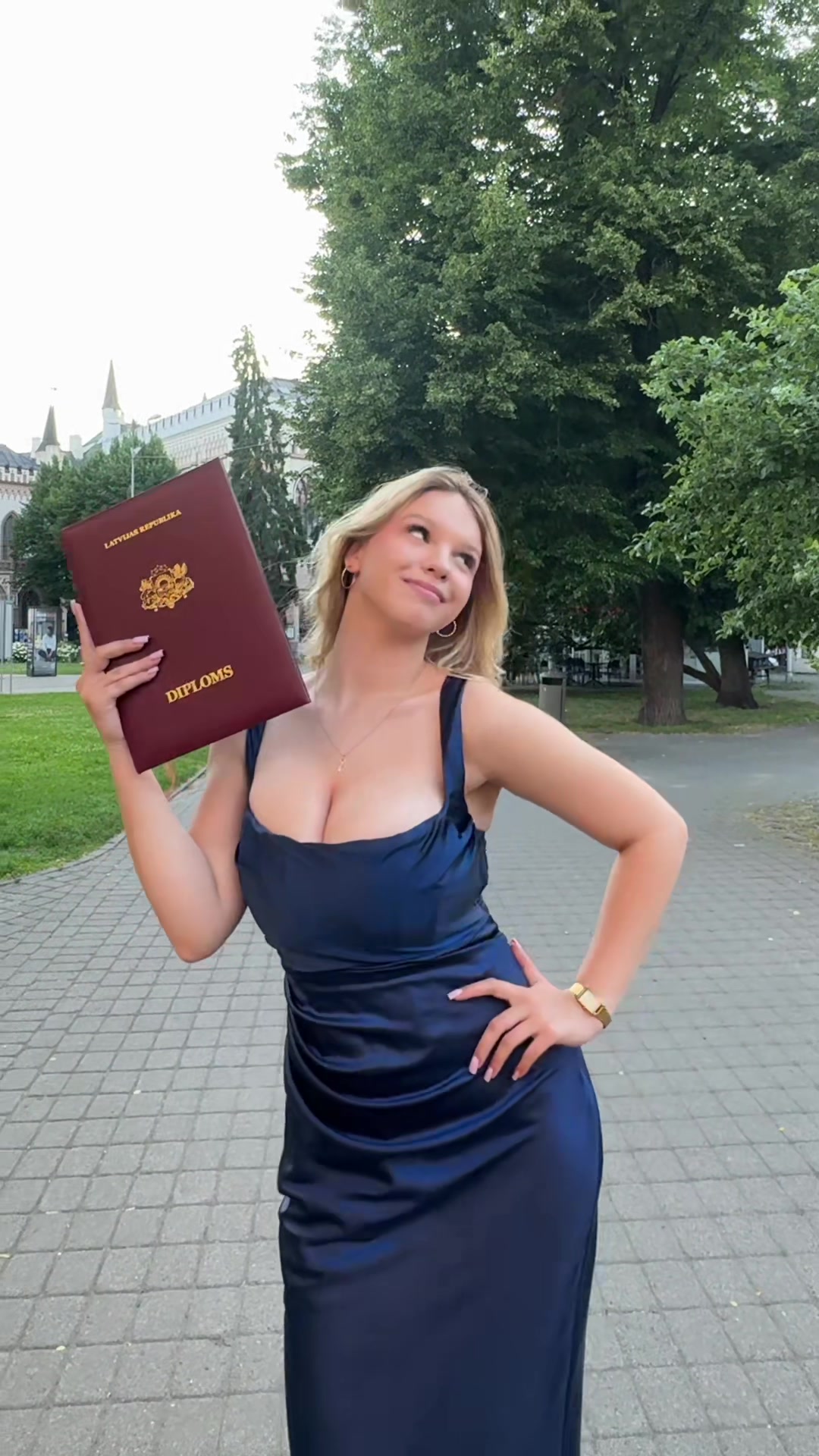 @_adelina_tenk0_