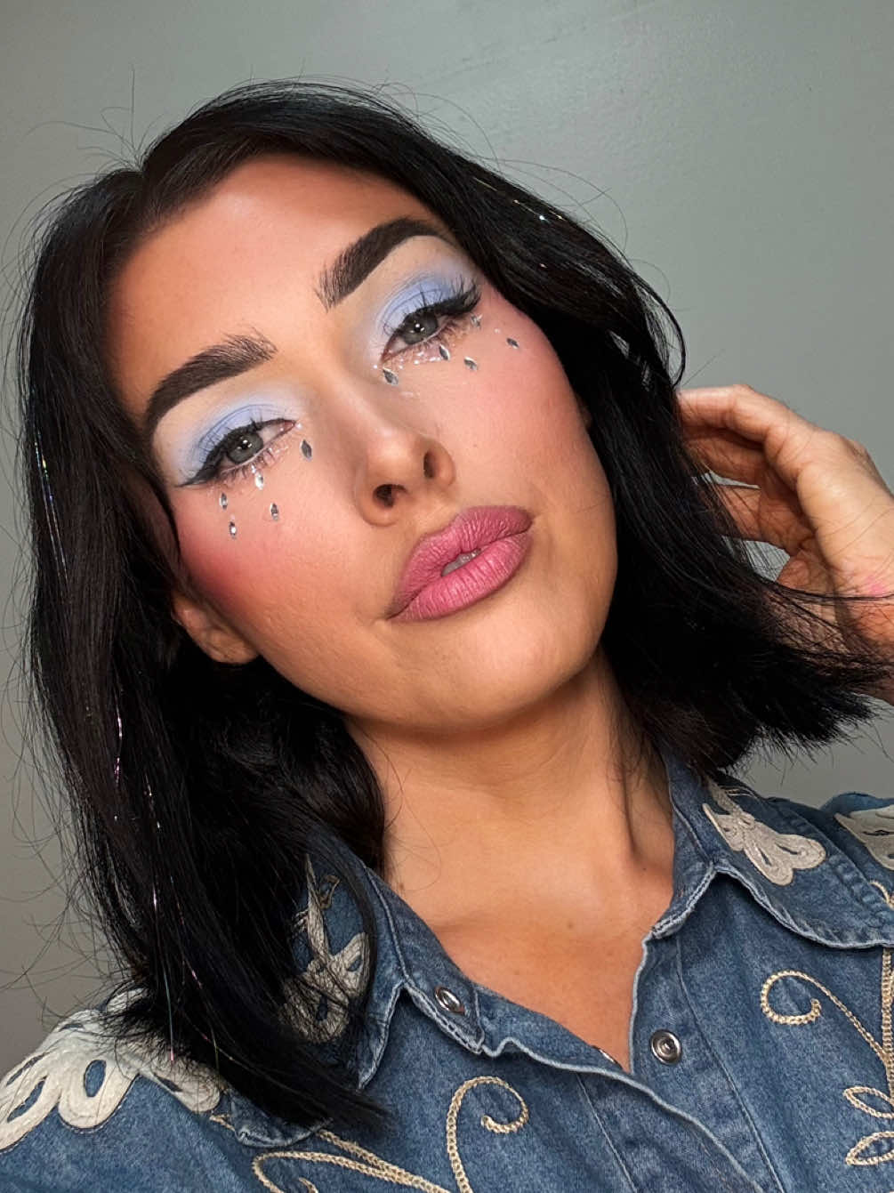 @glamuptv