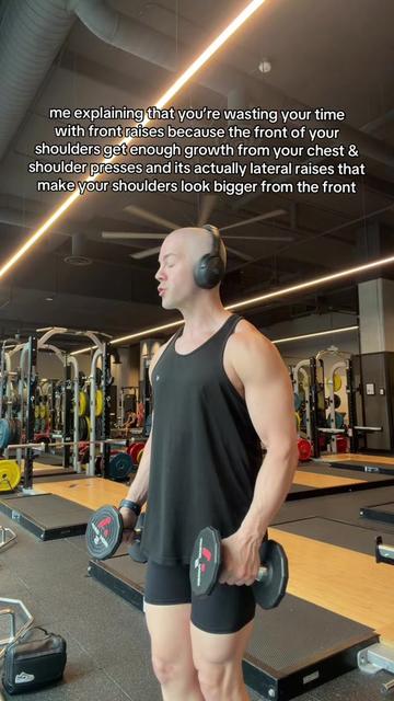 @Mike ๐ณ๏ธ๐ Gay Fitness Coach