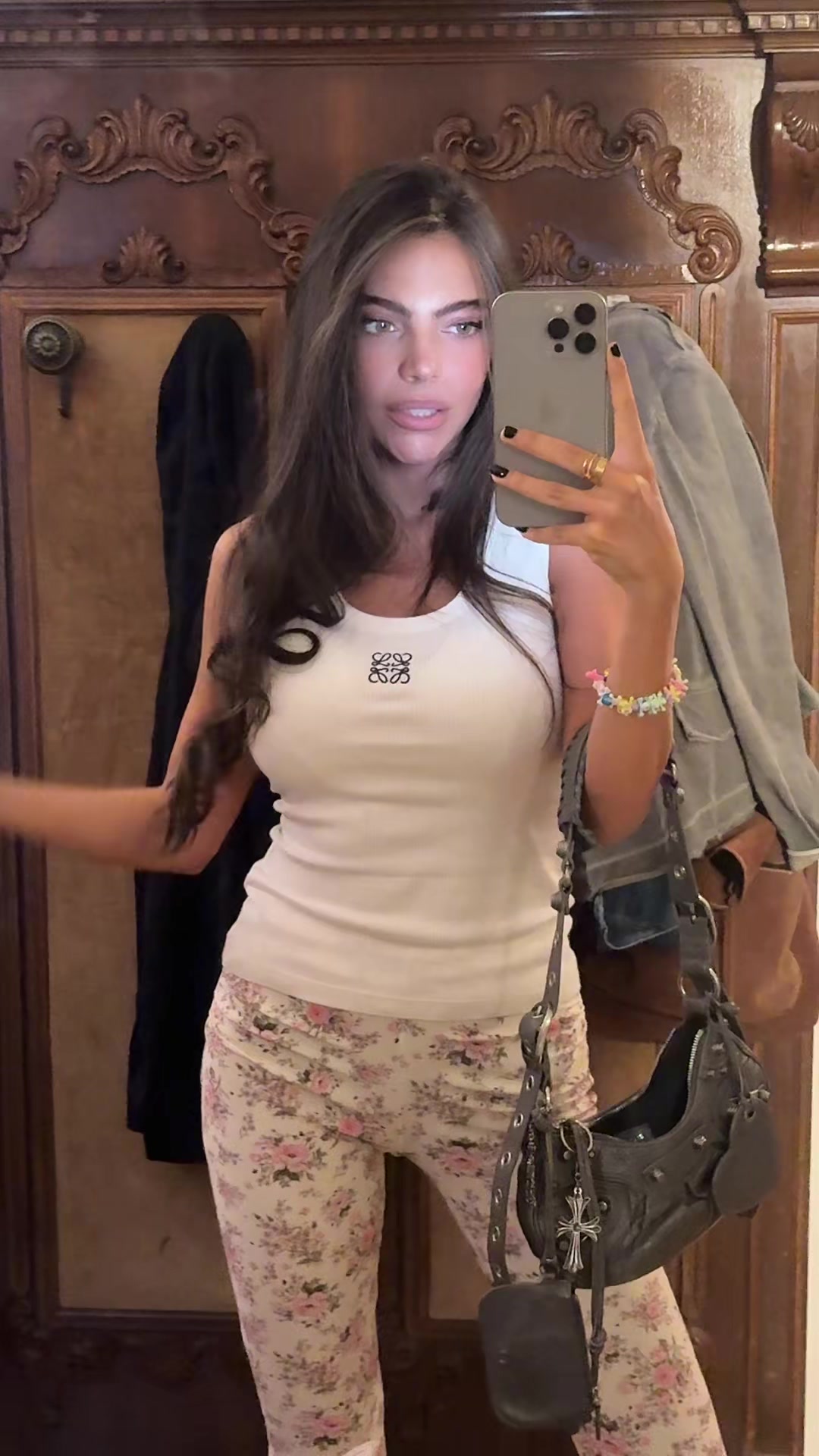 @Iambibbi