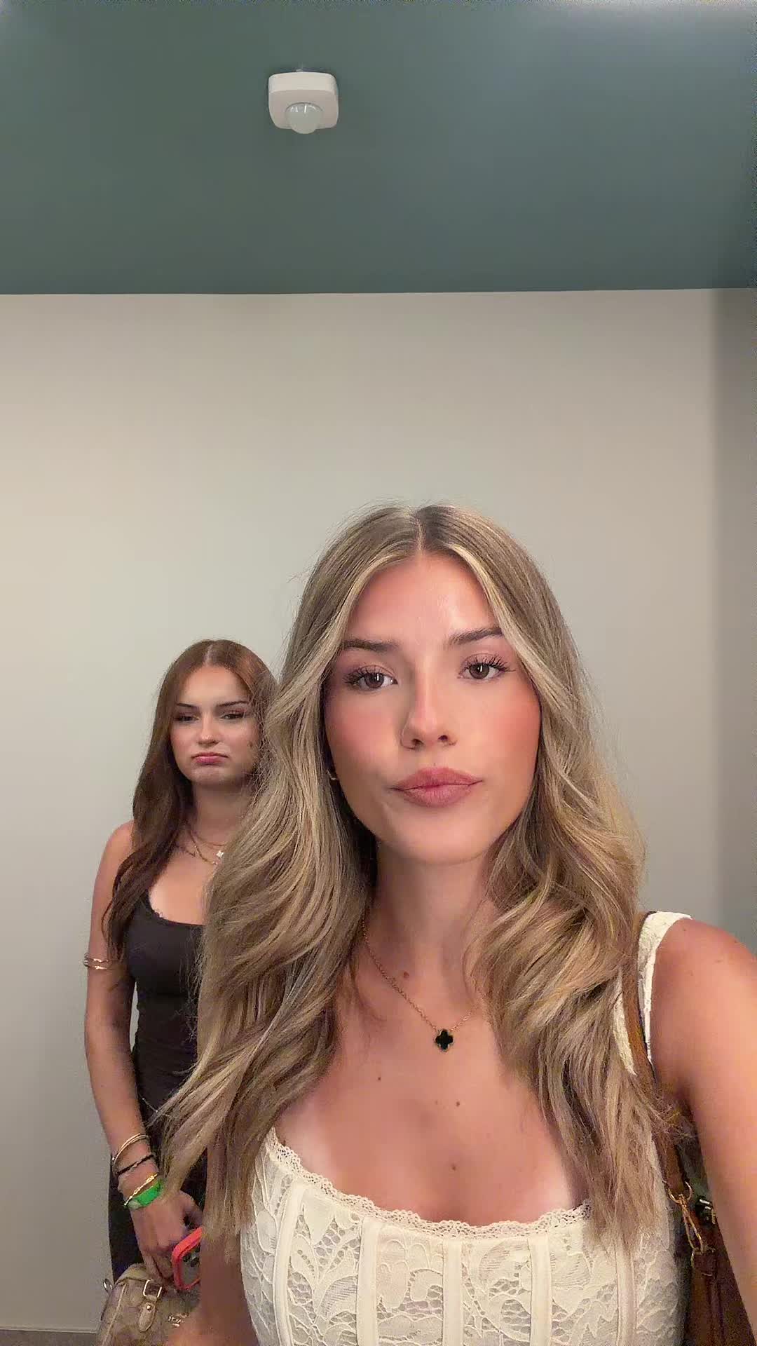 @lainysophie