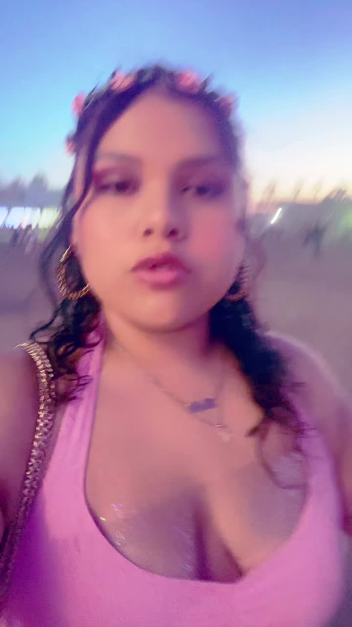@Bella