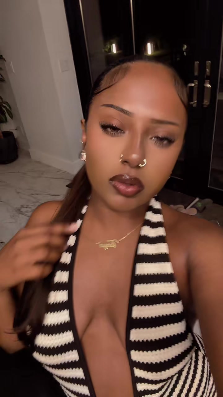 @Nia306