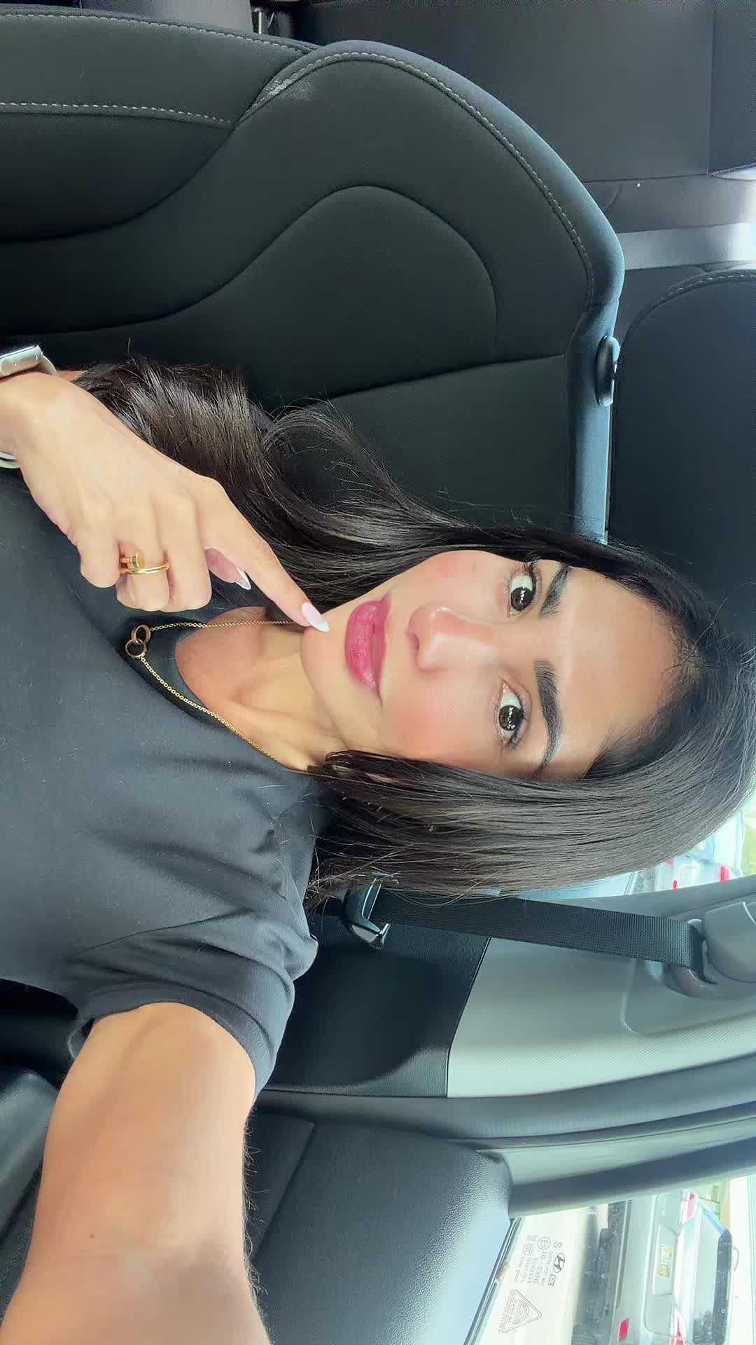 @Alessandra Leon