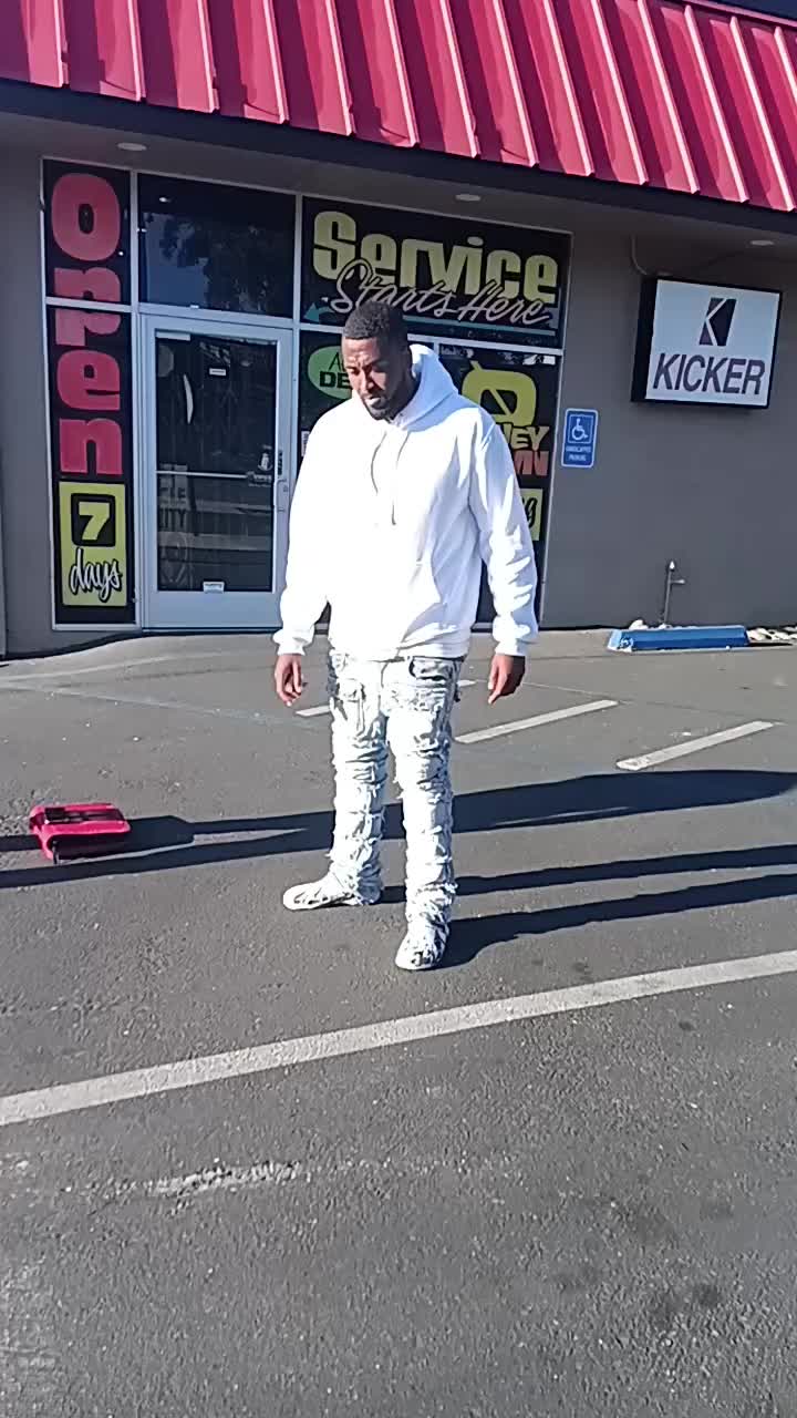 @cliftonw$