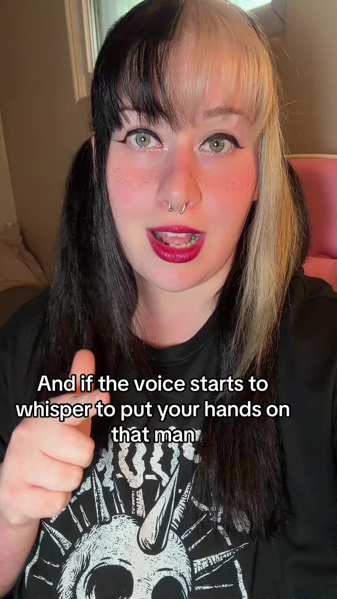@laurenaintshitt