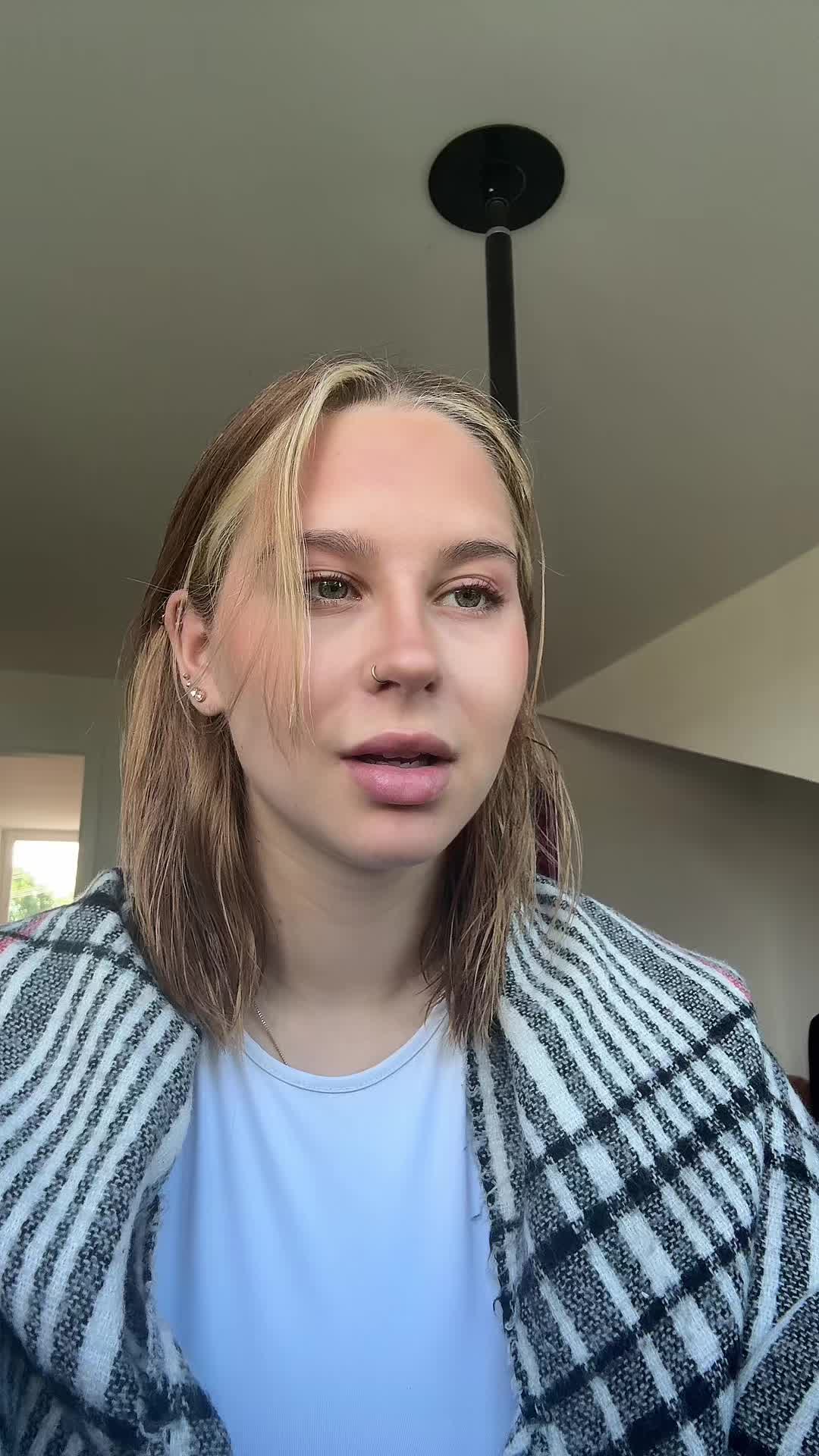 @Emi