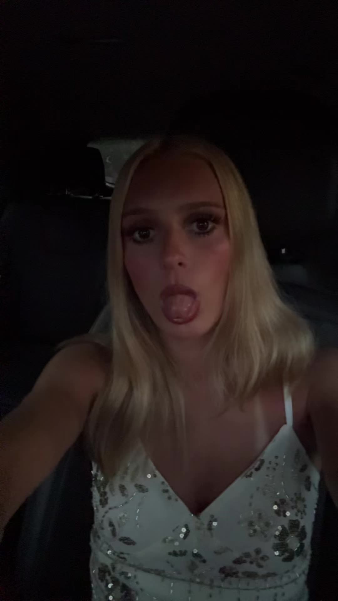 @𝔽