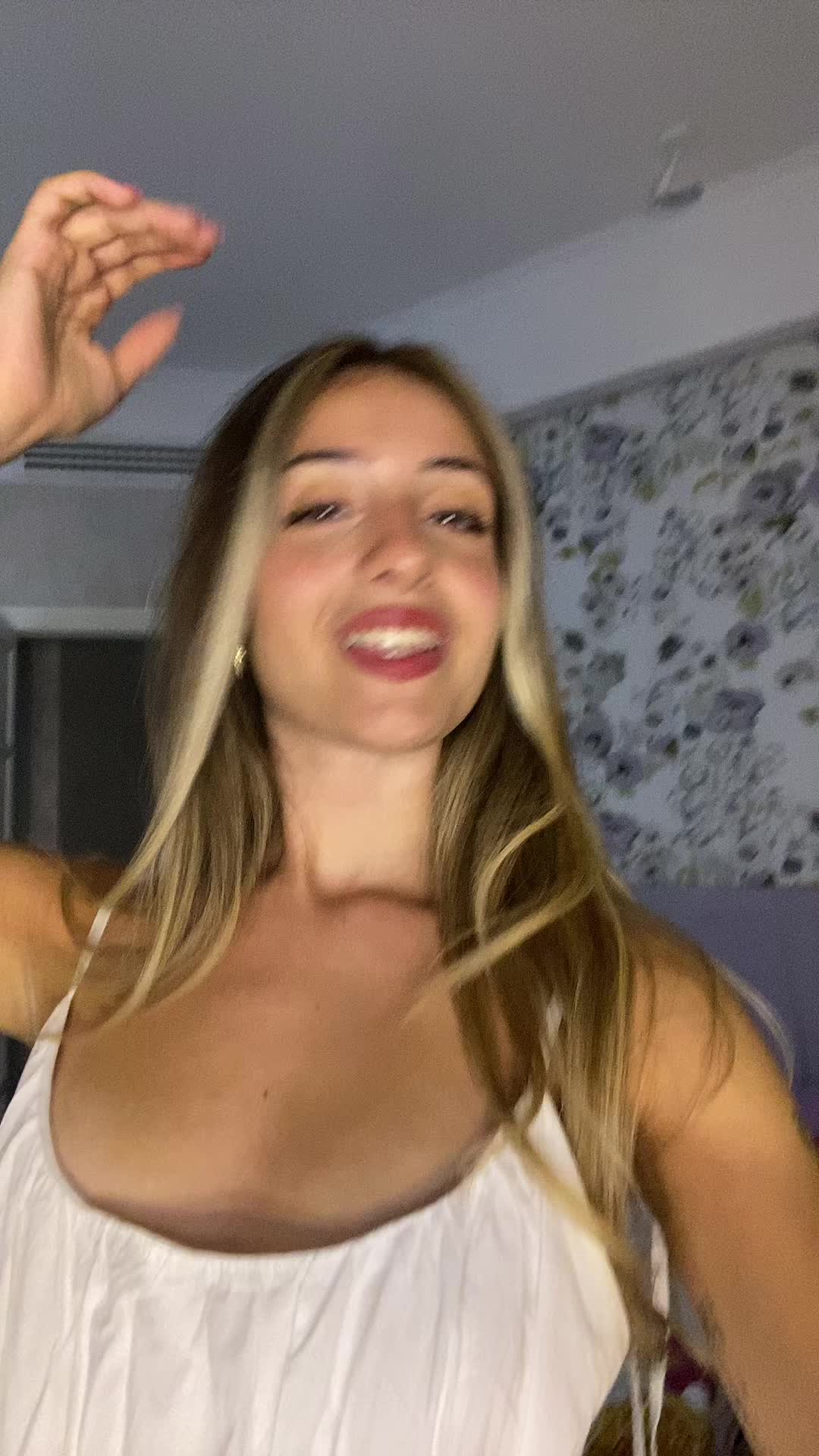 @valeria🧝🏼&zwj;♀️