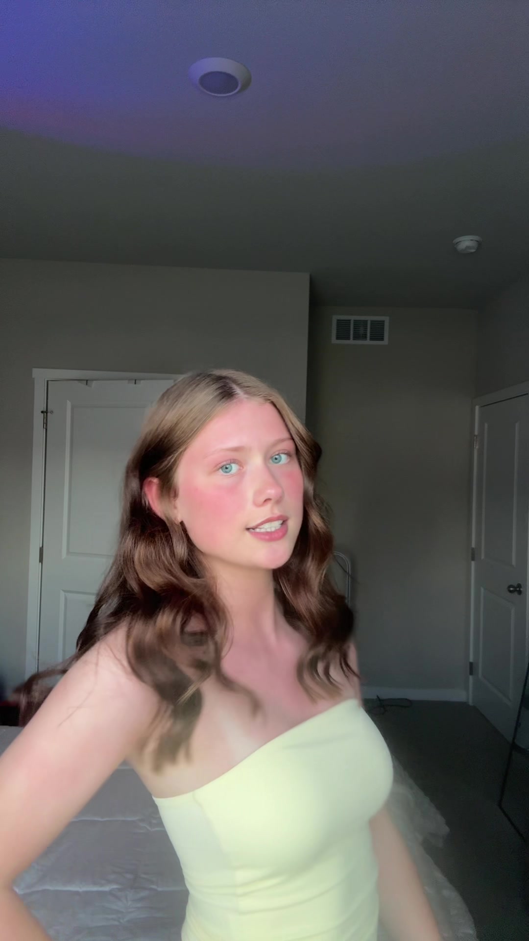 @Ava