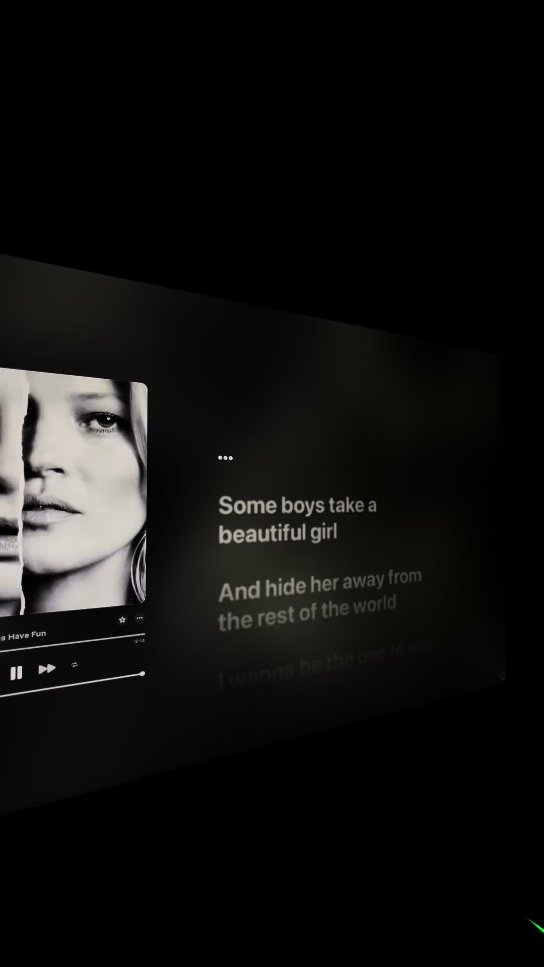 @🎧