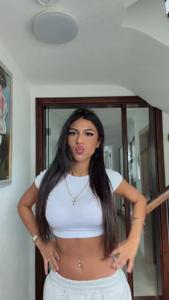 @LiveTina250k