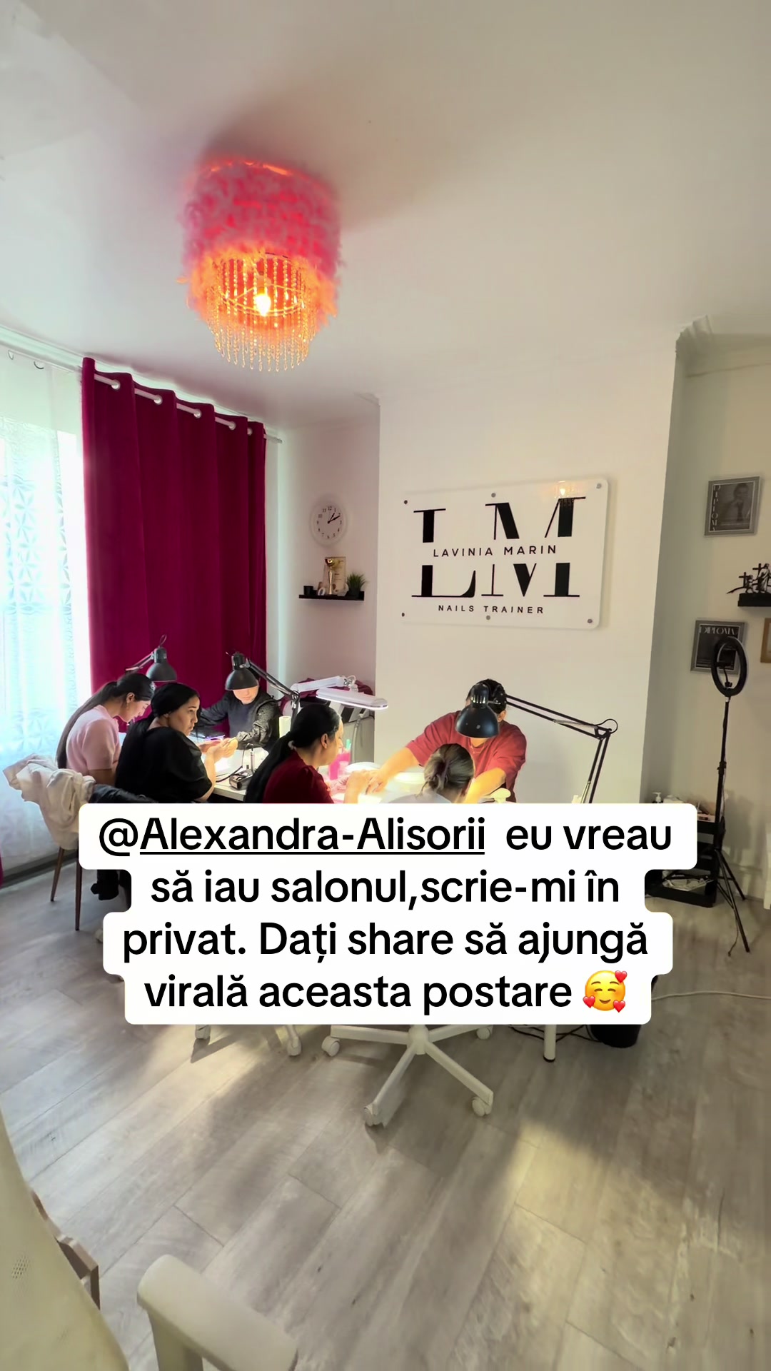 @Lavinia Marin Nails Trainer
