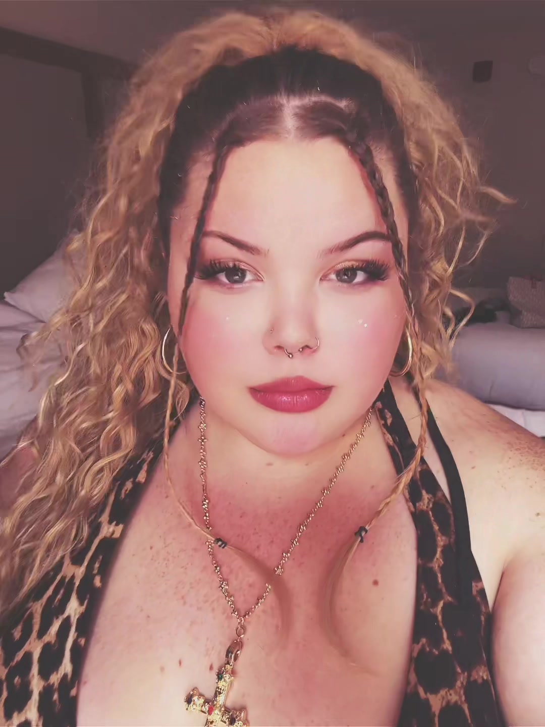 @leahluvsleah