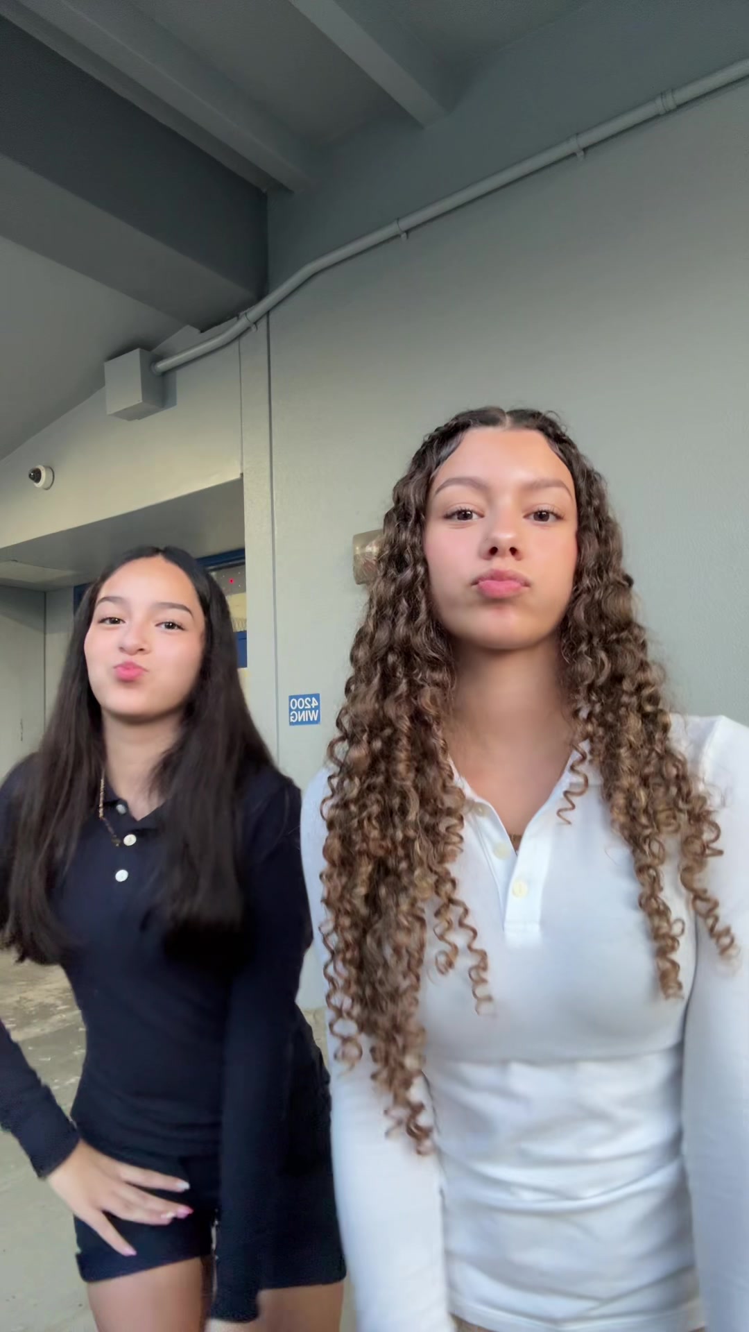 @𝐬𝐜𝐚𝐫𝐥𝐞𝐭𝐭