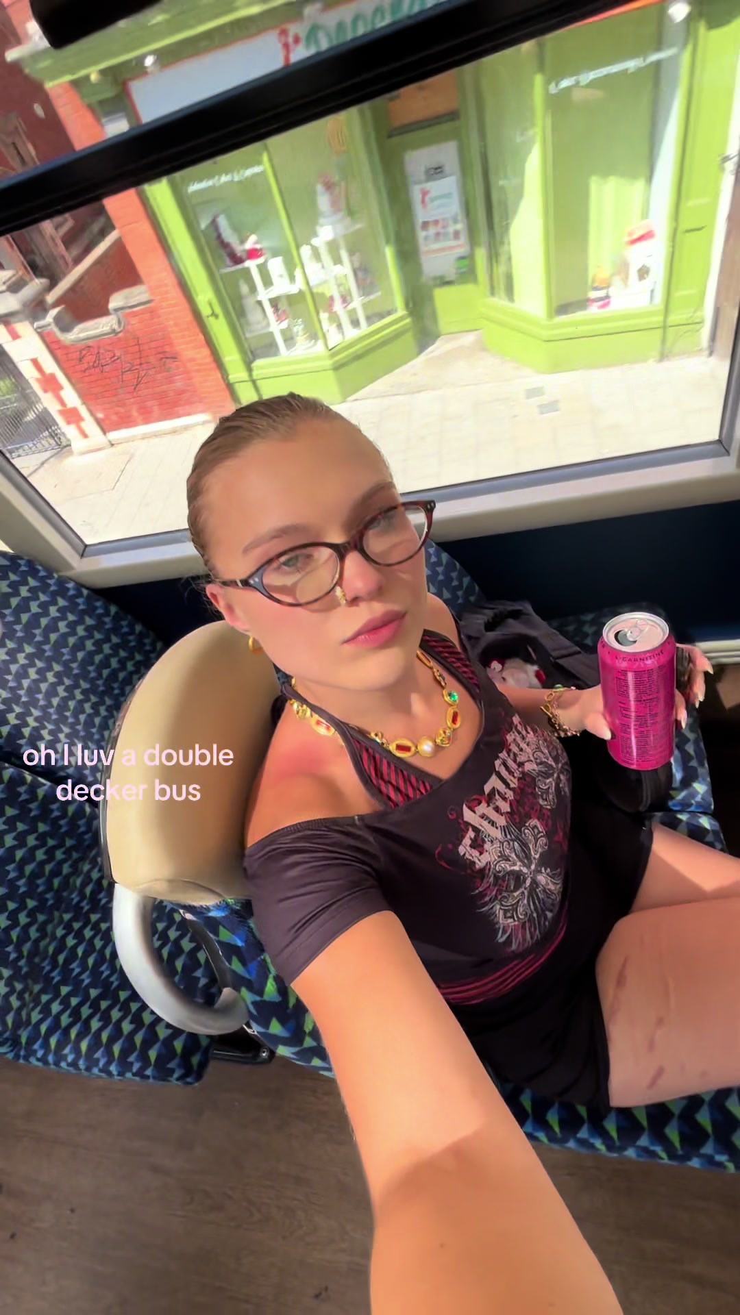 @leavesloneczkoalone
