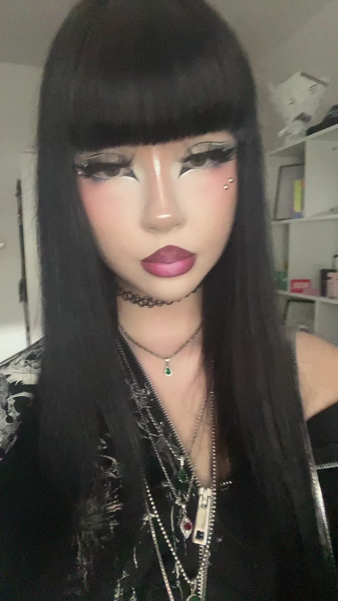@Ava