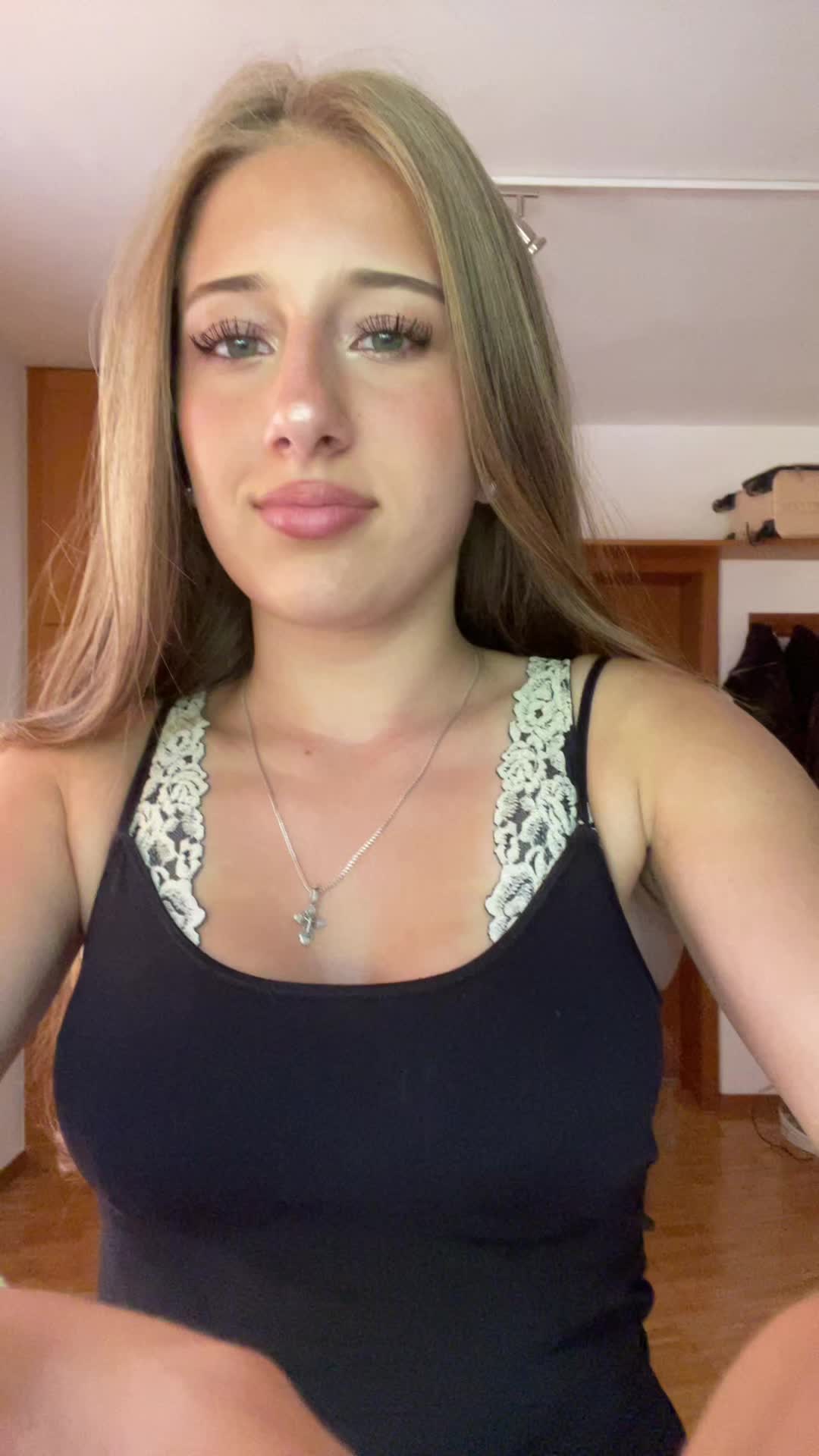 @⃟