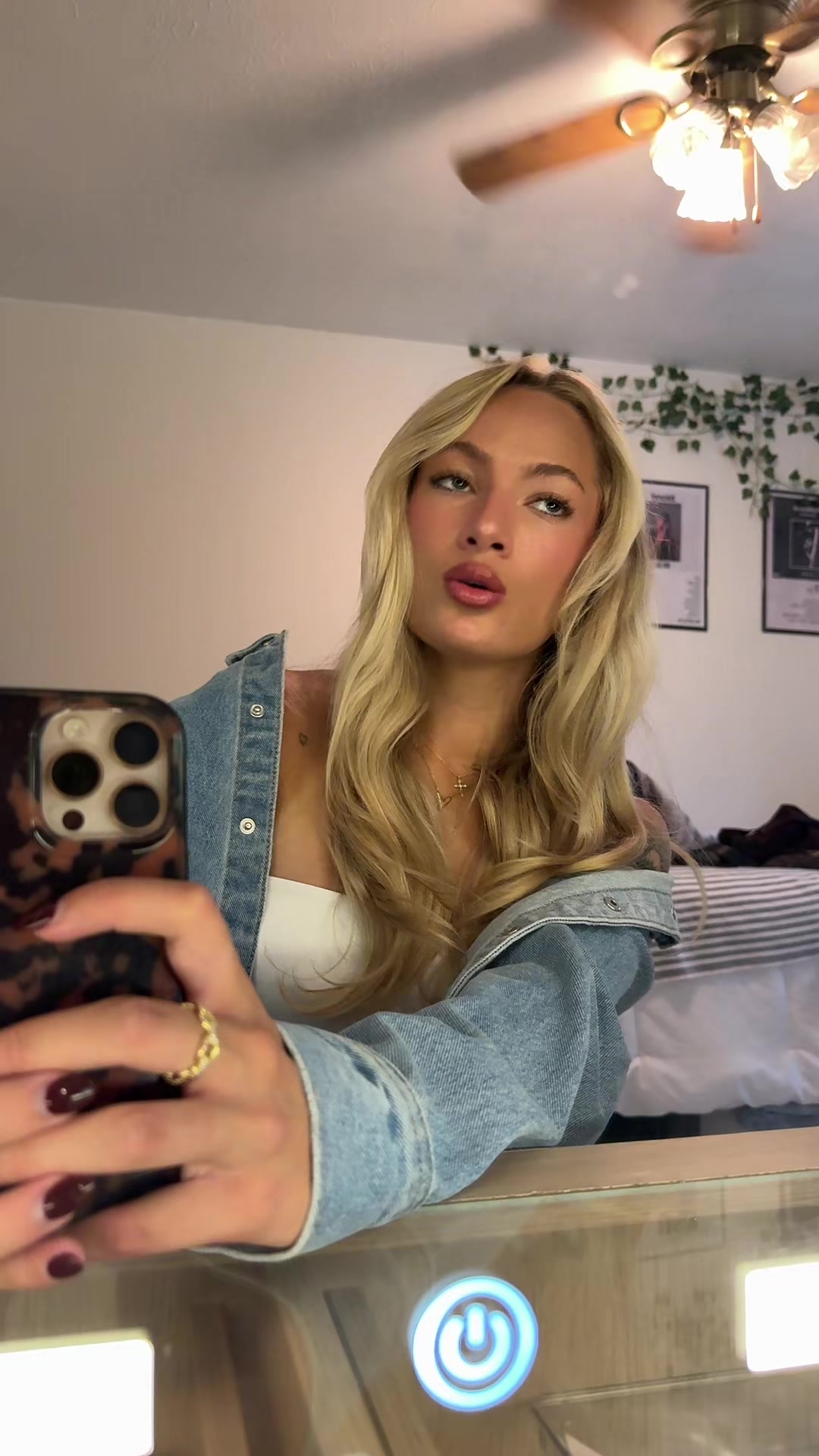 @Ella🦋