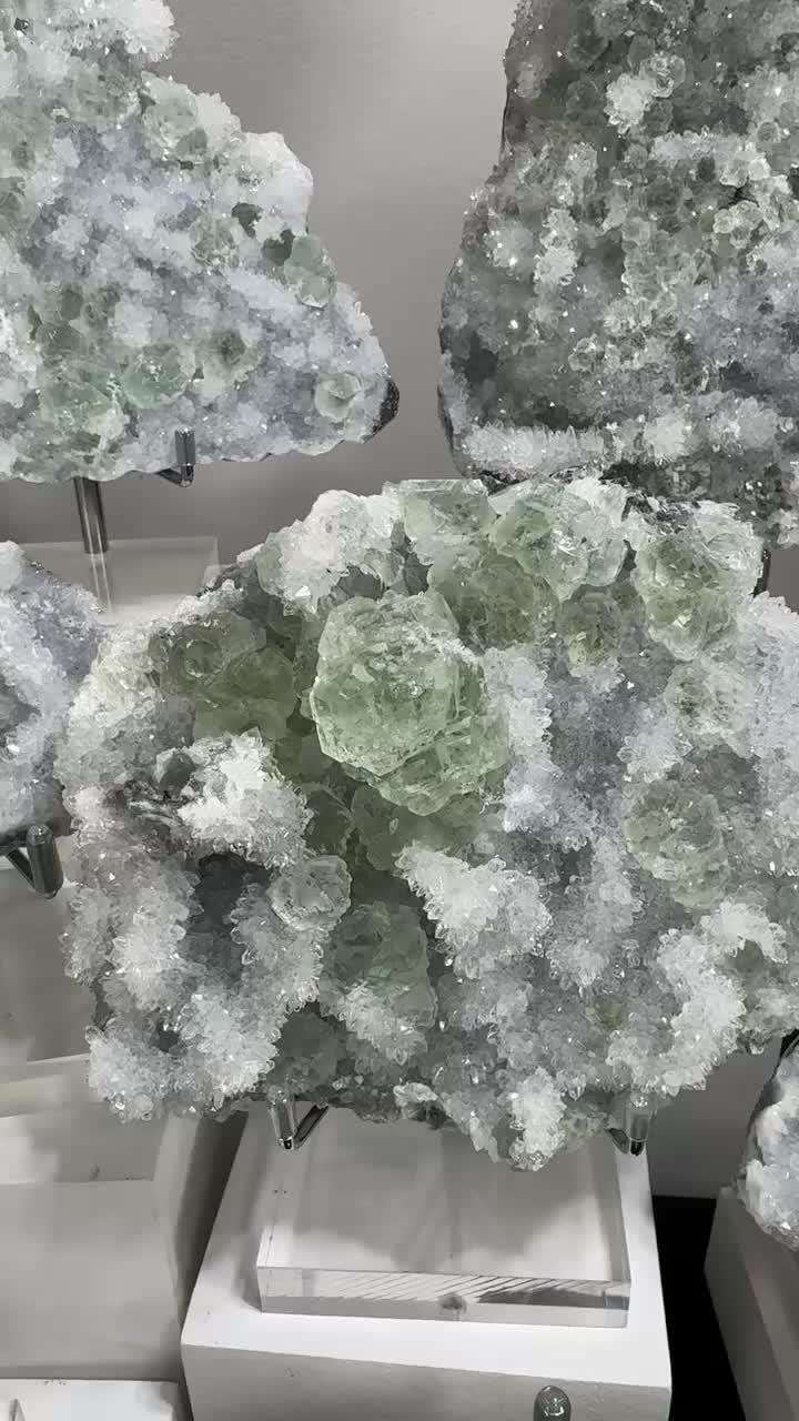 @CrystalsByHunky