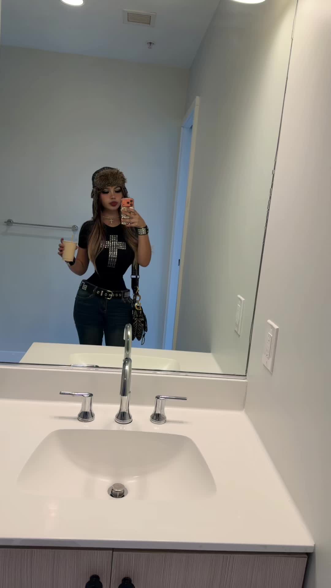 @Ana