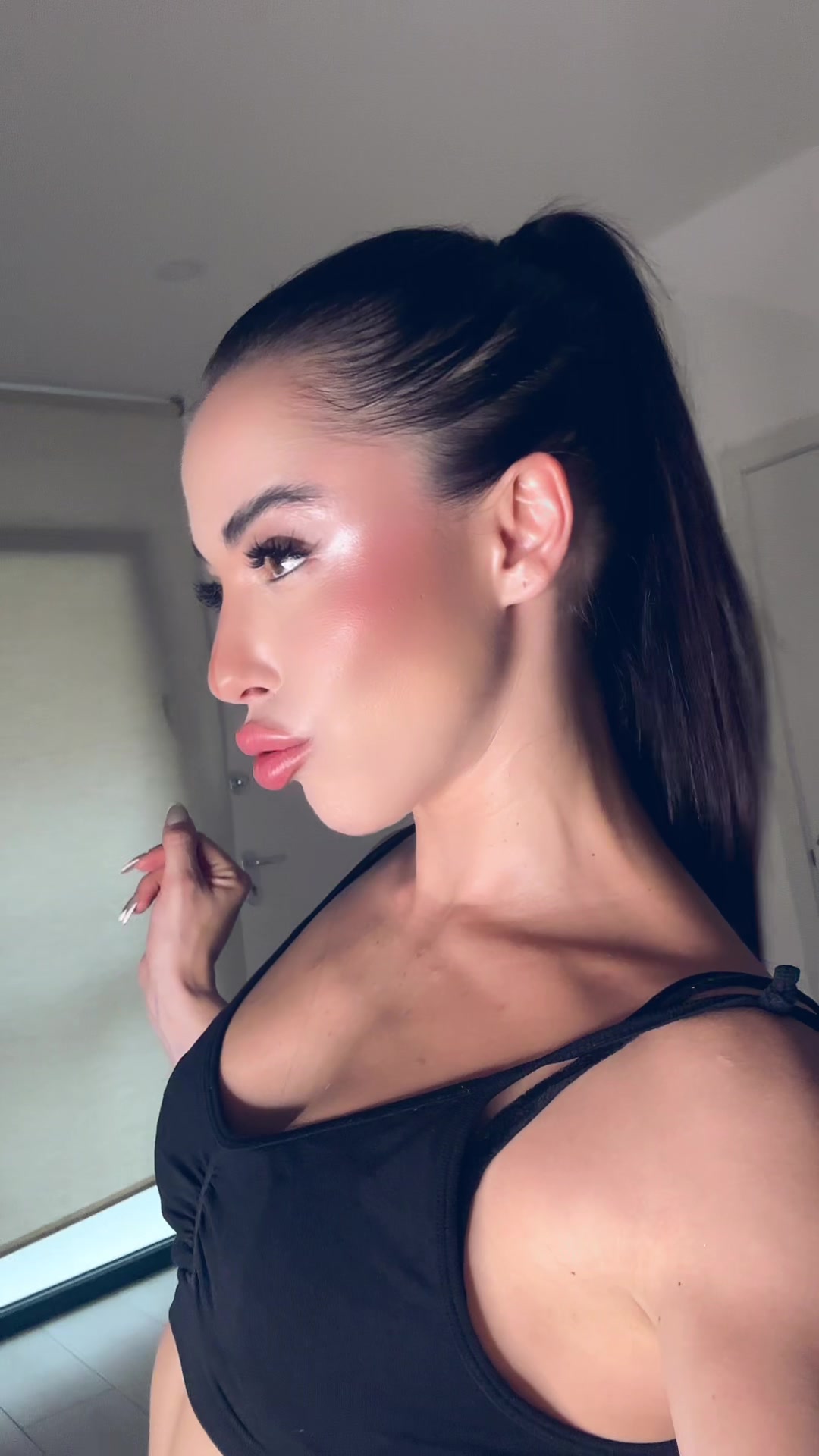@byauura