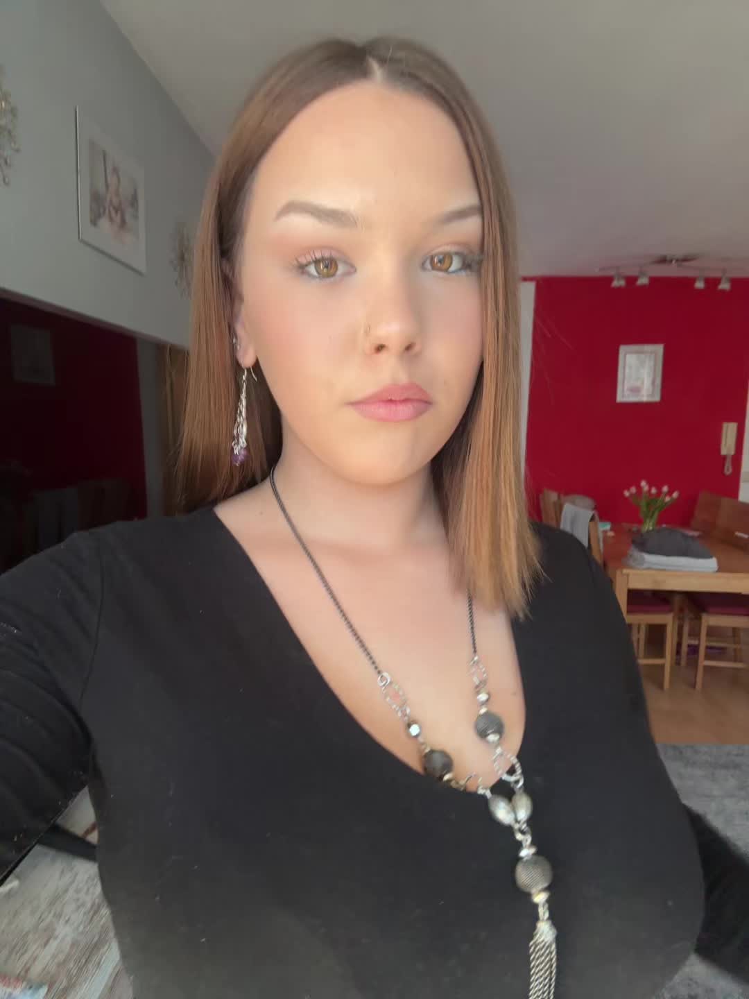 @Николь