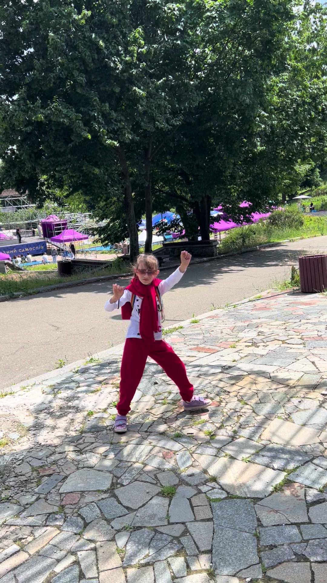 @Вікторівна)