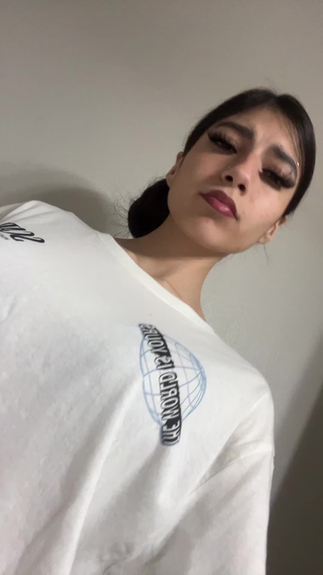 @*•*