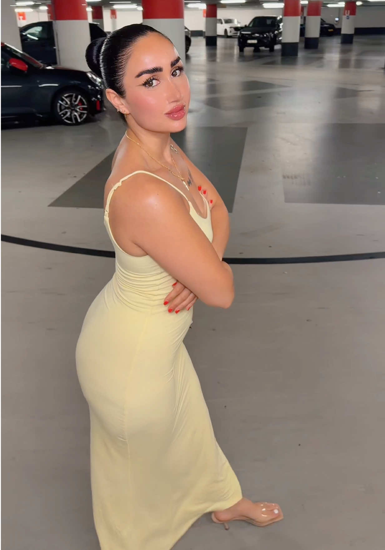 @EllxFit
