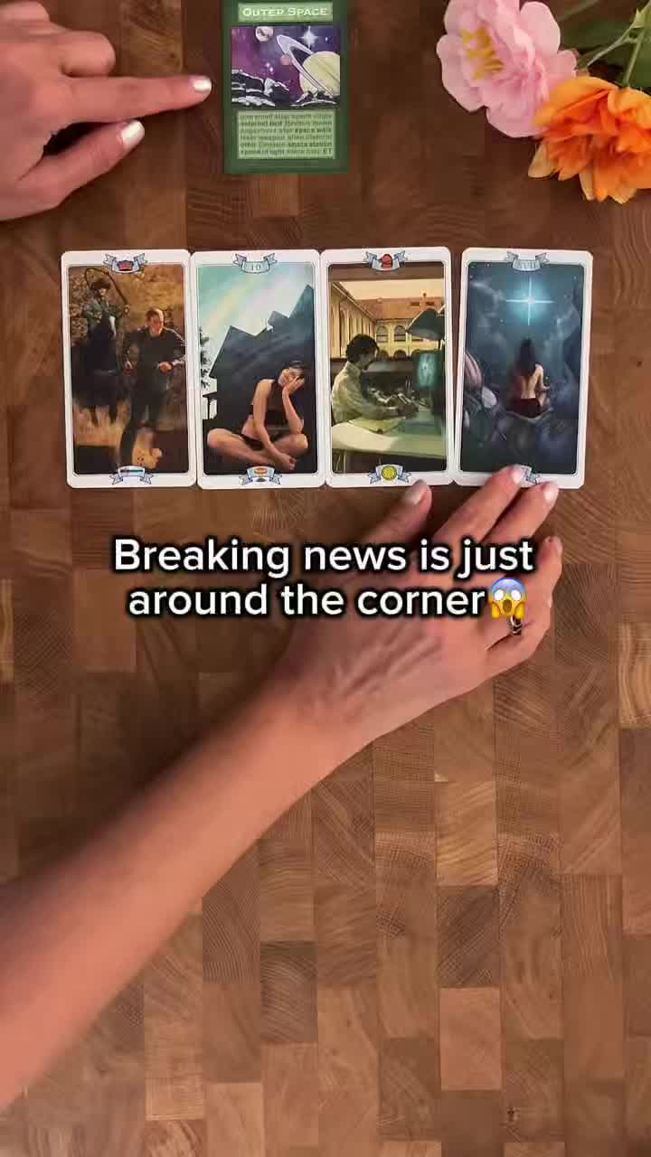 @Tarot Reader